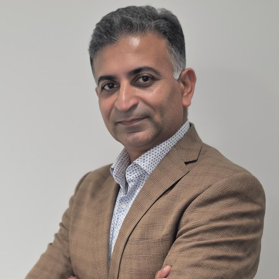 Nayeem 17headshot Nayeem 17headshot